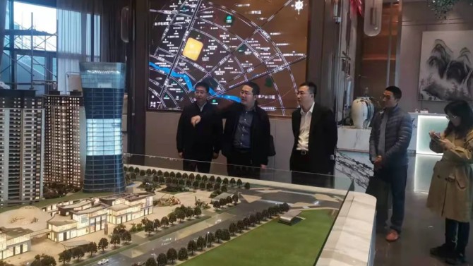 新都區(qū)副區(qū)長賀凱豐帶隊調研百酈錦城項目